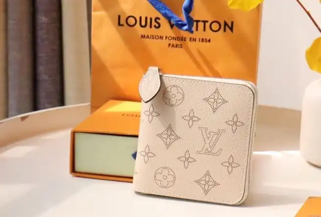 LV Wallets 4192D-0020