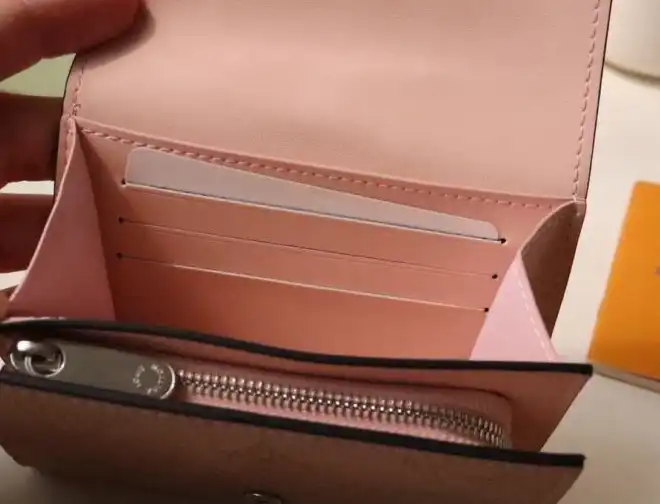 LV Wallets 4192D-0023