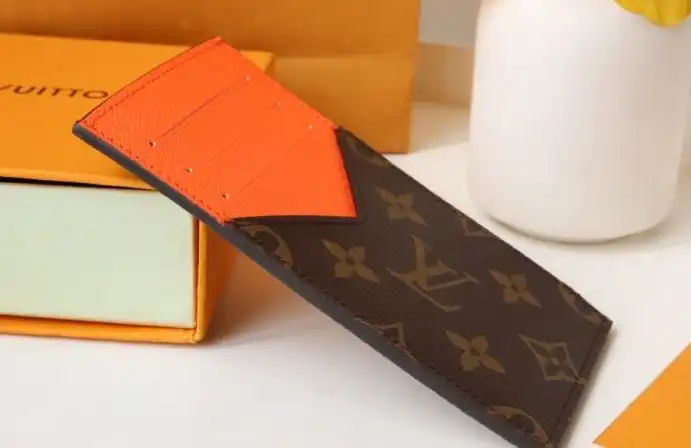 LV Wallets 4192D-0027