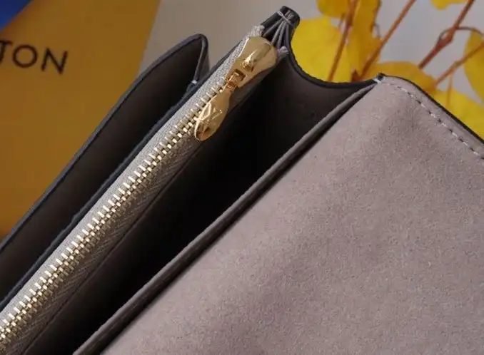 LV Wallets 4192D-0086