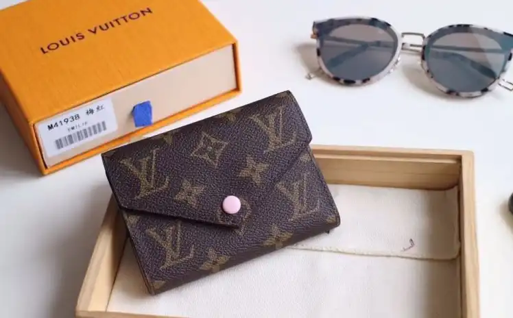 LV Wallets 4192D-0102