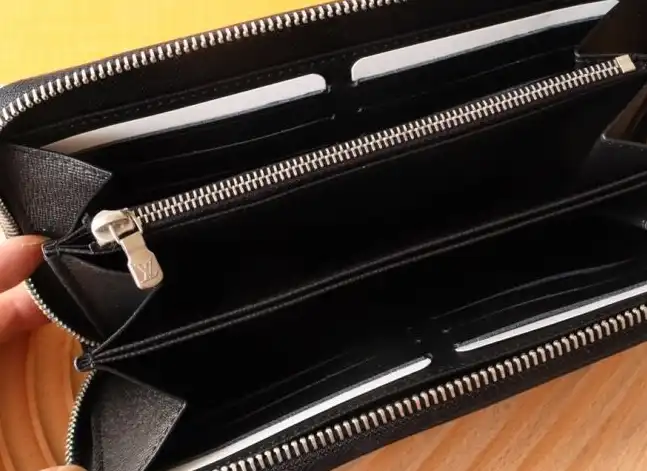 LV Wallets 4192D-0111