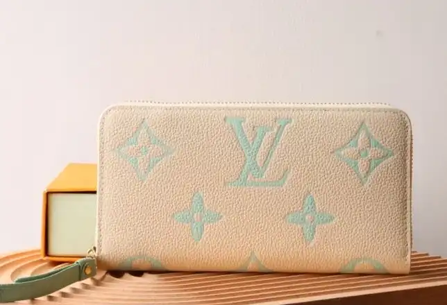 LV Wallets 4192D-0150