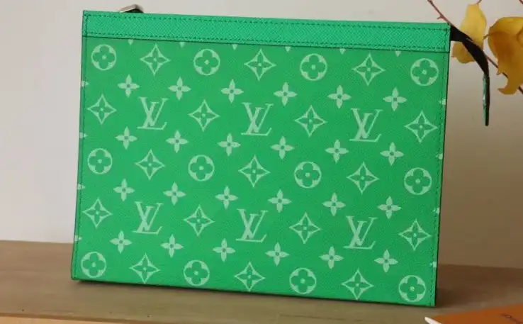 LV Clutch Bags 4192D-0166