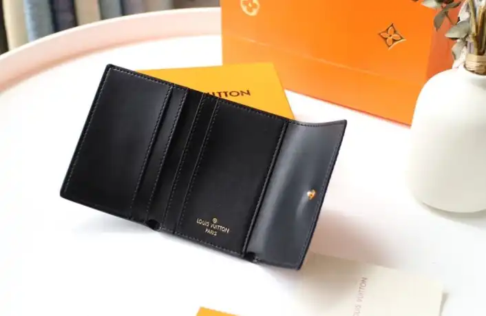 LV Wallets 4192F-0024