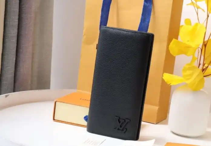 LV Wallets 4192F-0035