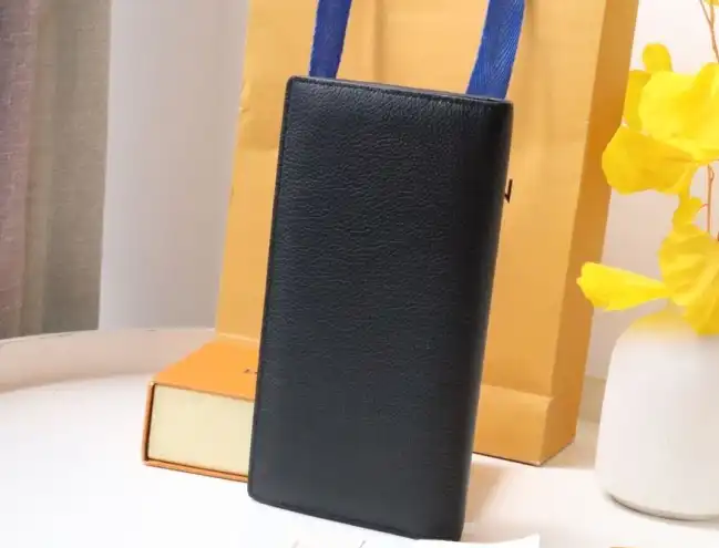LV Wallets 4192F-0035