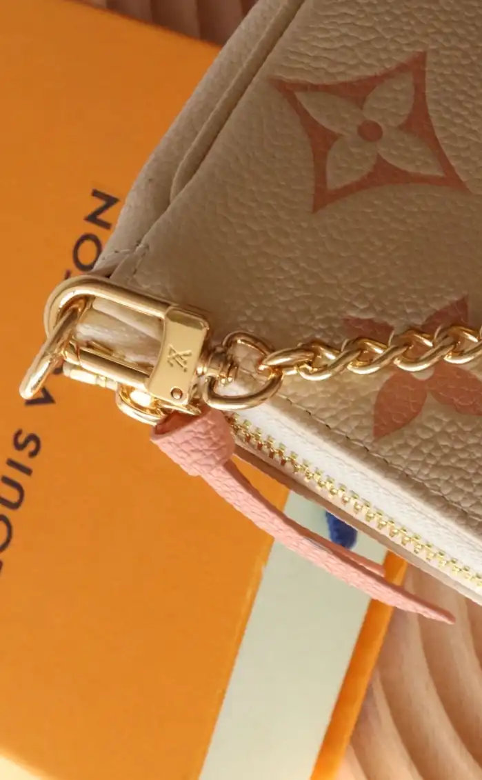 LV Clutch Bags 4206A-0806