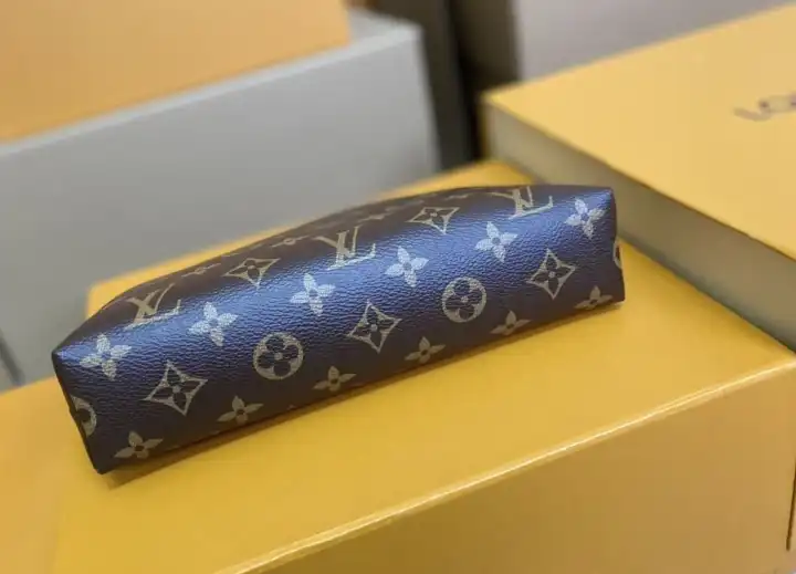 LV Clutch Bags 4206A-5166