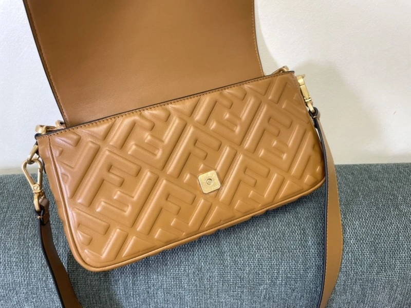 F**di baguette bags 4222c-0284