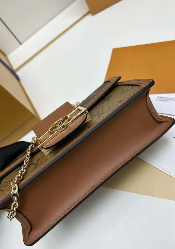 LV Clutch Bags 4224-0575
