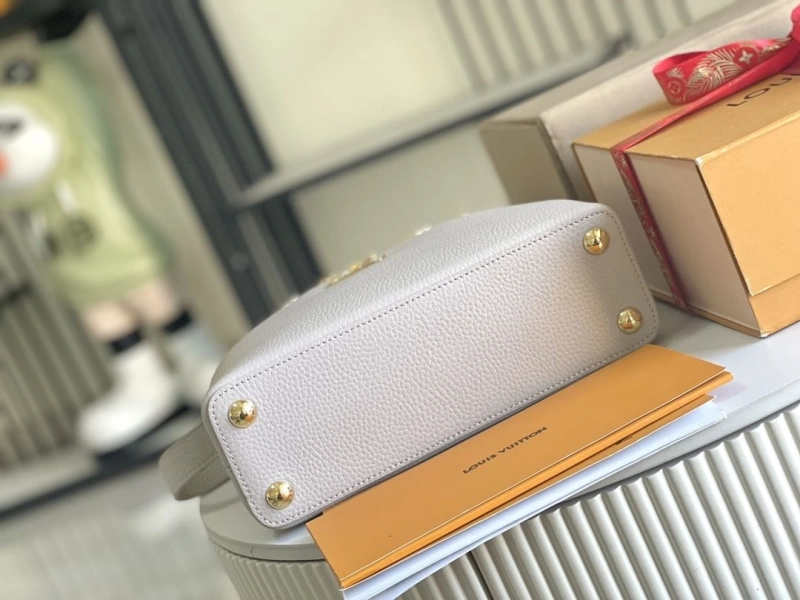 LV Capucines Bags 4233A-1269