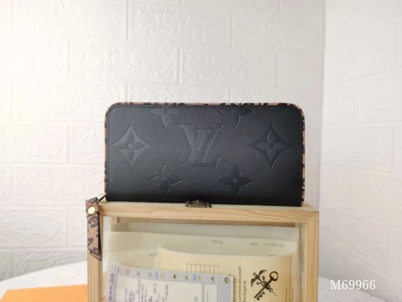 LV Clutch Bags 4233A-1981