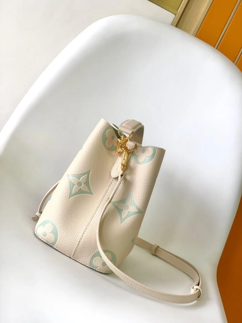 LV Bucket Bags 4233F-0124