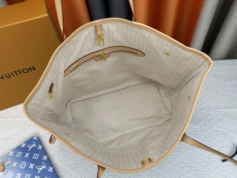 LV Shopping Bags 4233G-0446