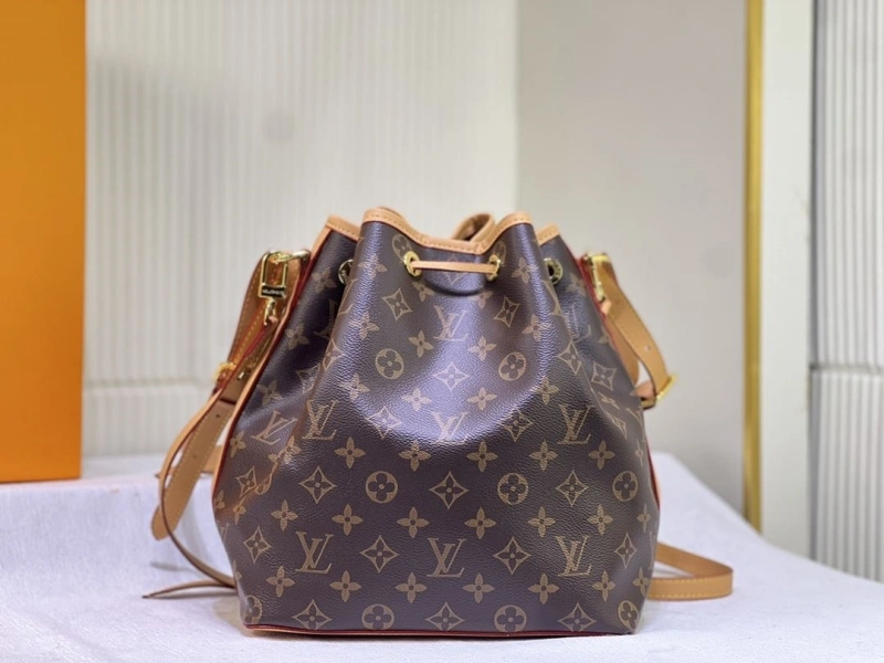 LV Bucket Bags 4233G-0491