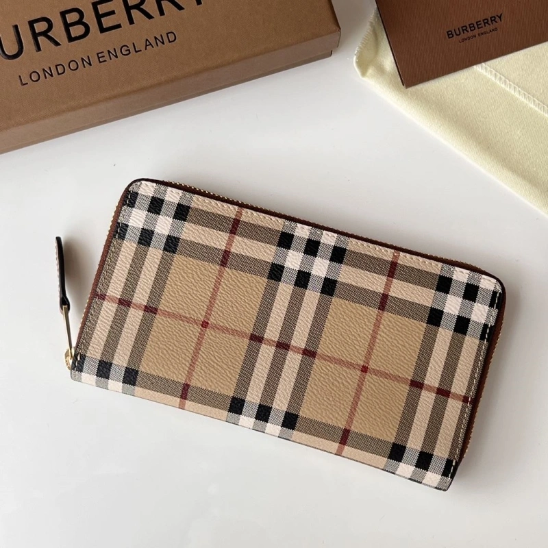Bv*b*rry wallets 4237f-0408