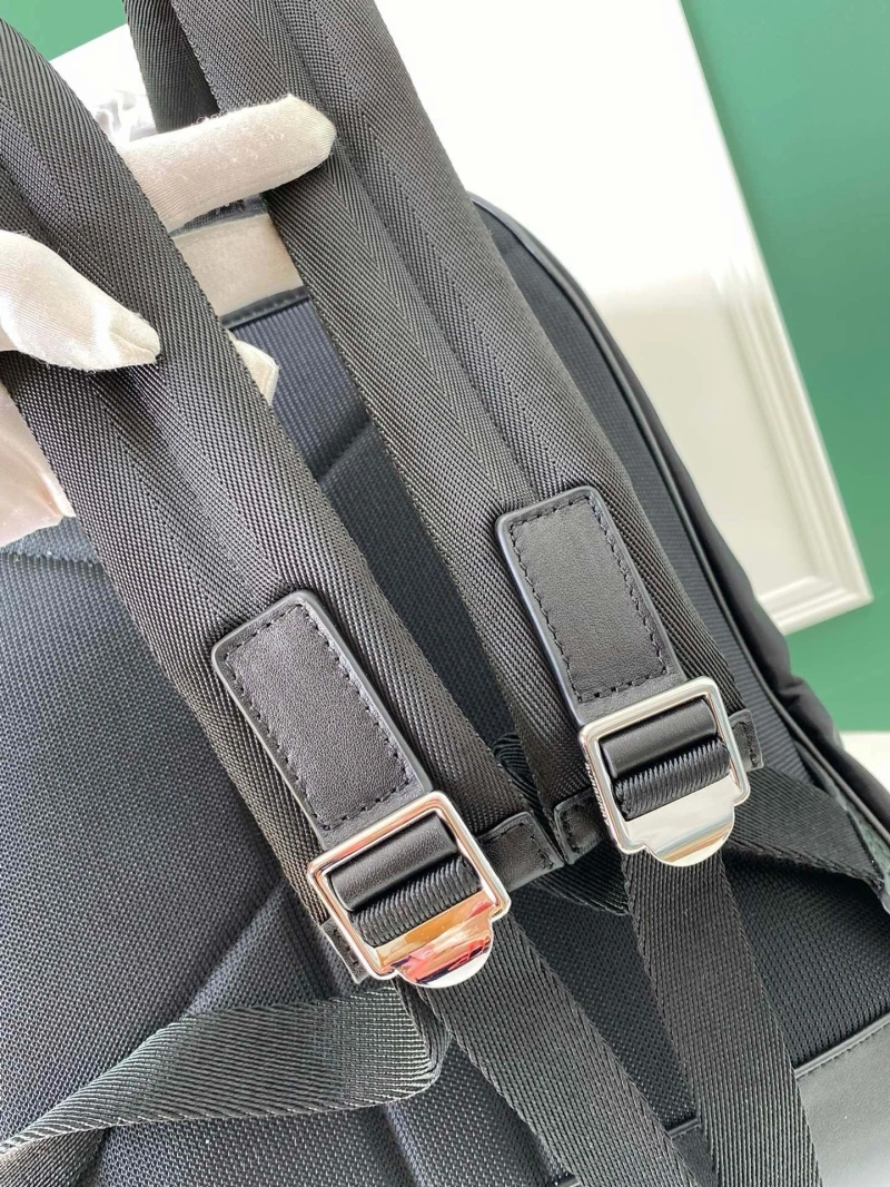 Bv*b*rry backpacks 4237f-0447