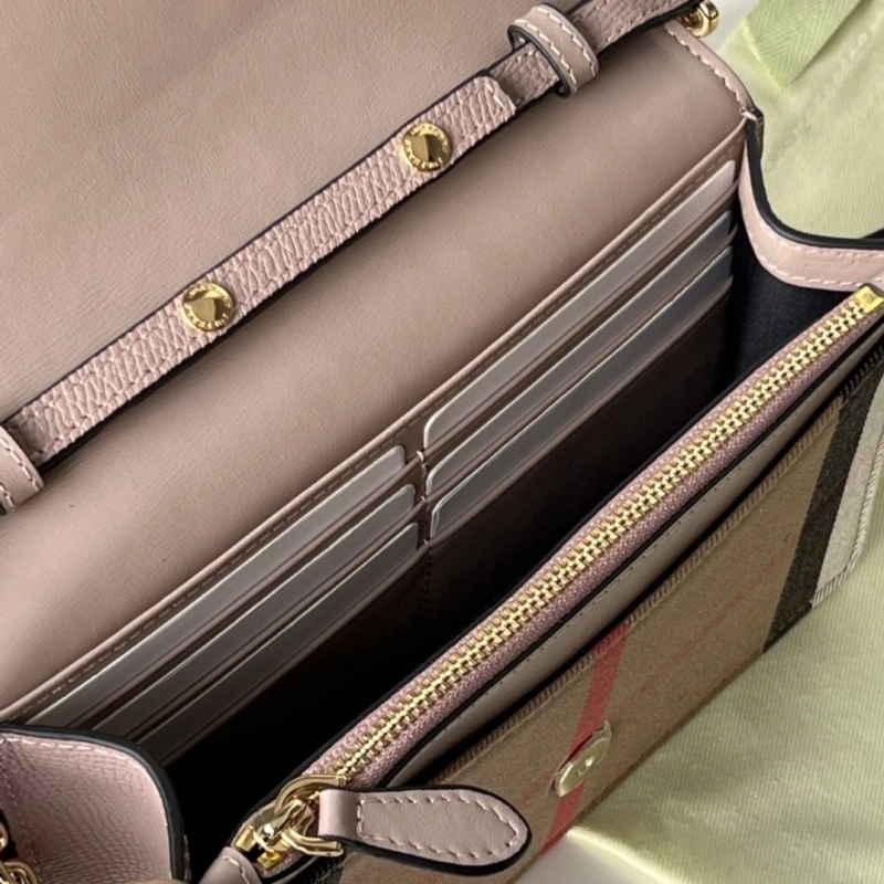 Bv*b*rry wallets 4237f-0539