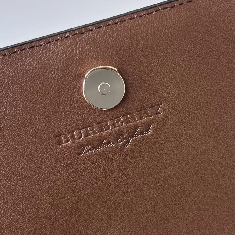 Bv*b*rry wallets 4237f-0540