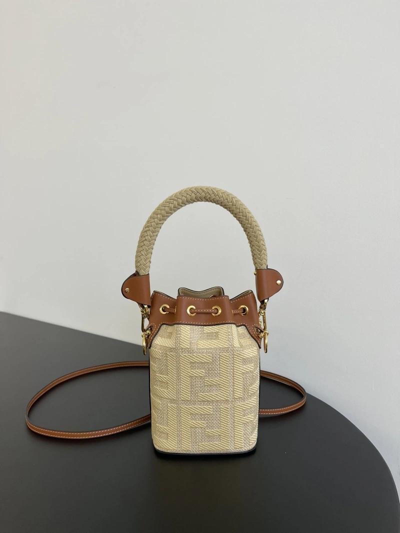 F**di bucket bags 4370-0108