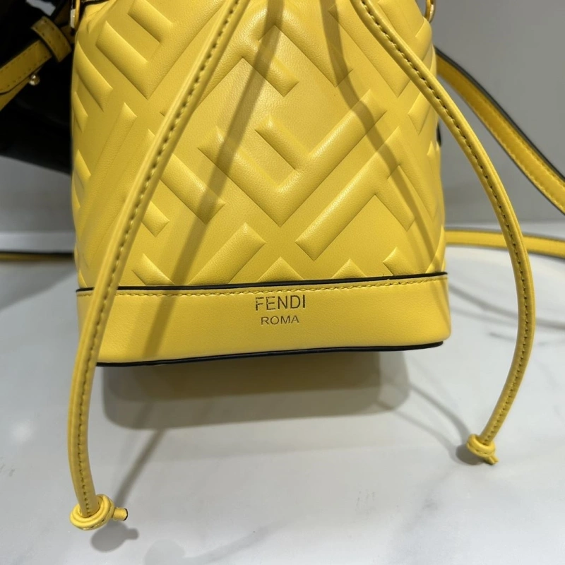 F**di bucket bags 4370-0571
