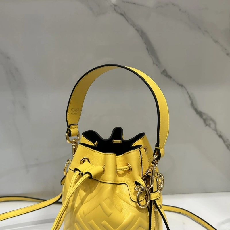 F**di bucket bags 4370-0571