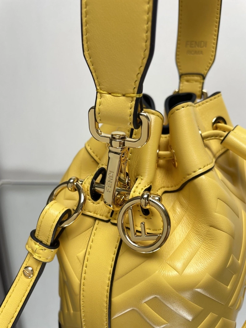 F**di bucket bags 4370-0583