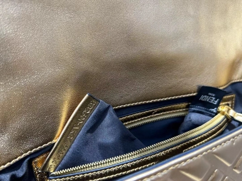 F**di baguette bags 4370-0591