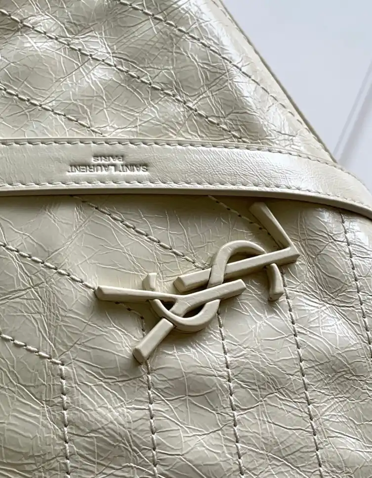 Gvc*1 satchel bags 4837a-0004